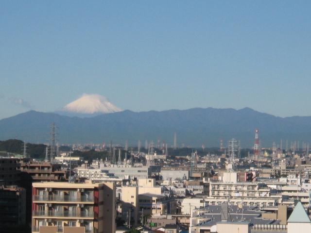 View photos from the dwelling unit. View is good. You can enjoy Mount Fuji.