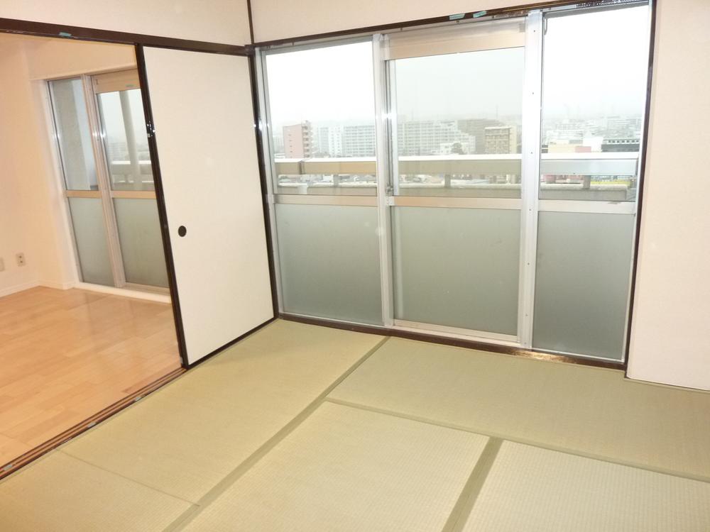 Non-living room. Spacious Japanese-style room 6 quires of space