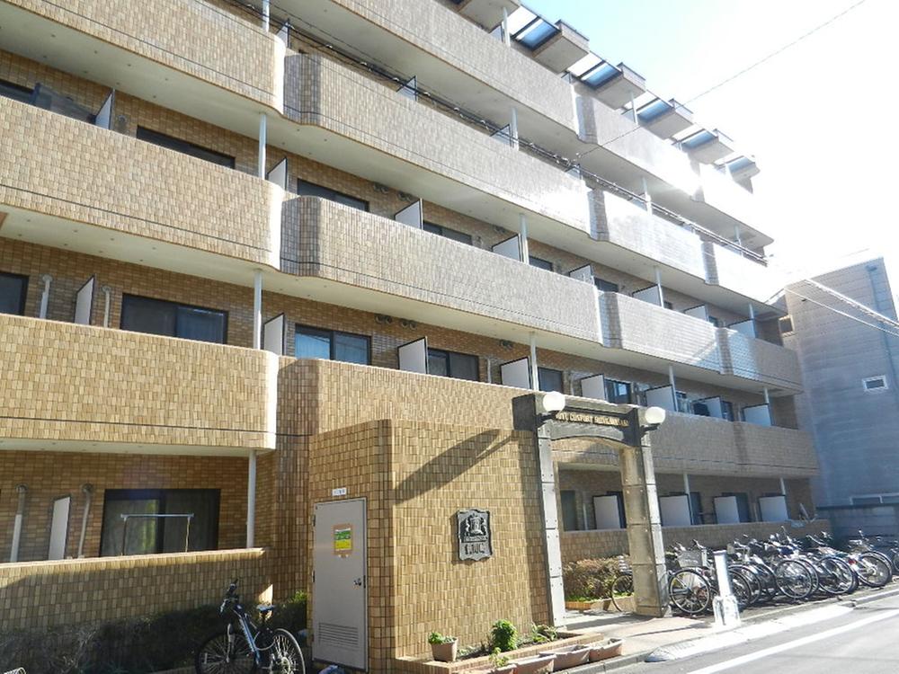 Local appearance photo. Local (12 May 2013) Shooting