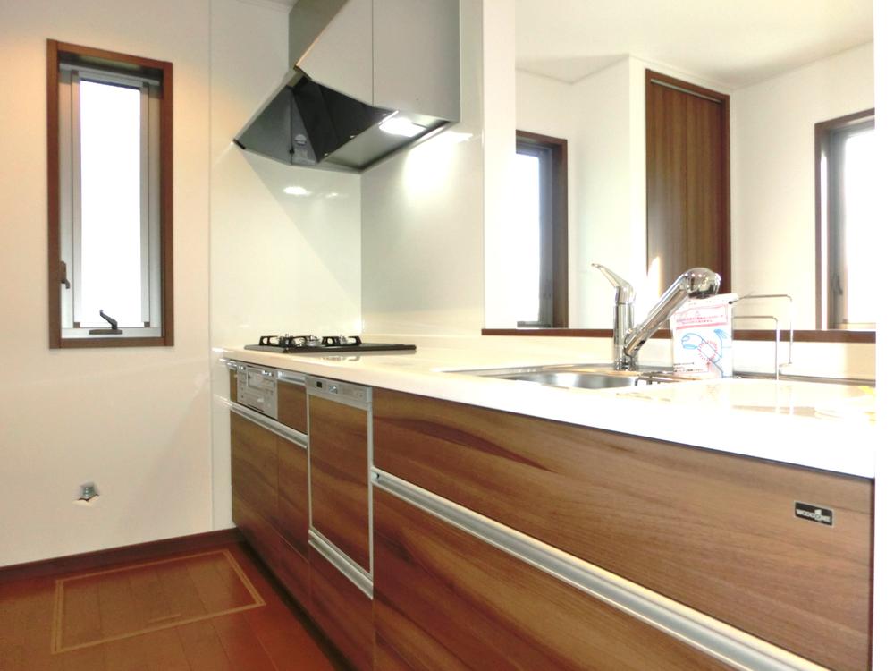 Kitchen. 1 Building is, Popular counter kitchen to mom! You clean up is a breeze because with a dishwasher.