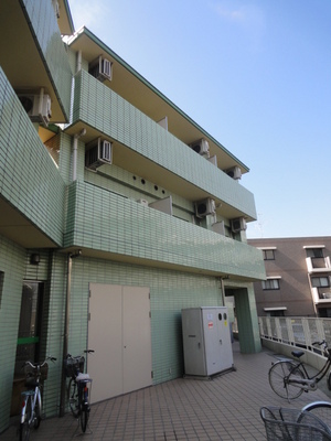 Building appearance. Good location of Kuji Station 2-minute walk!