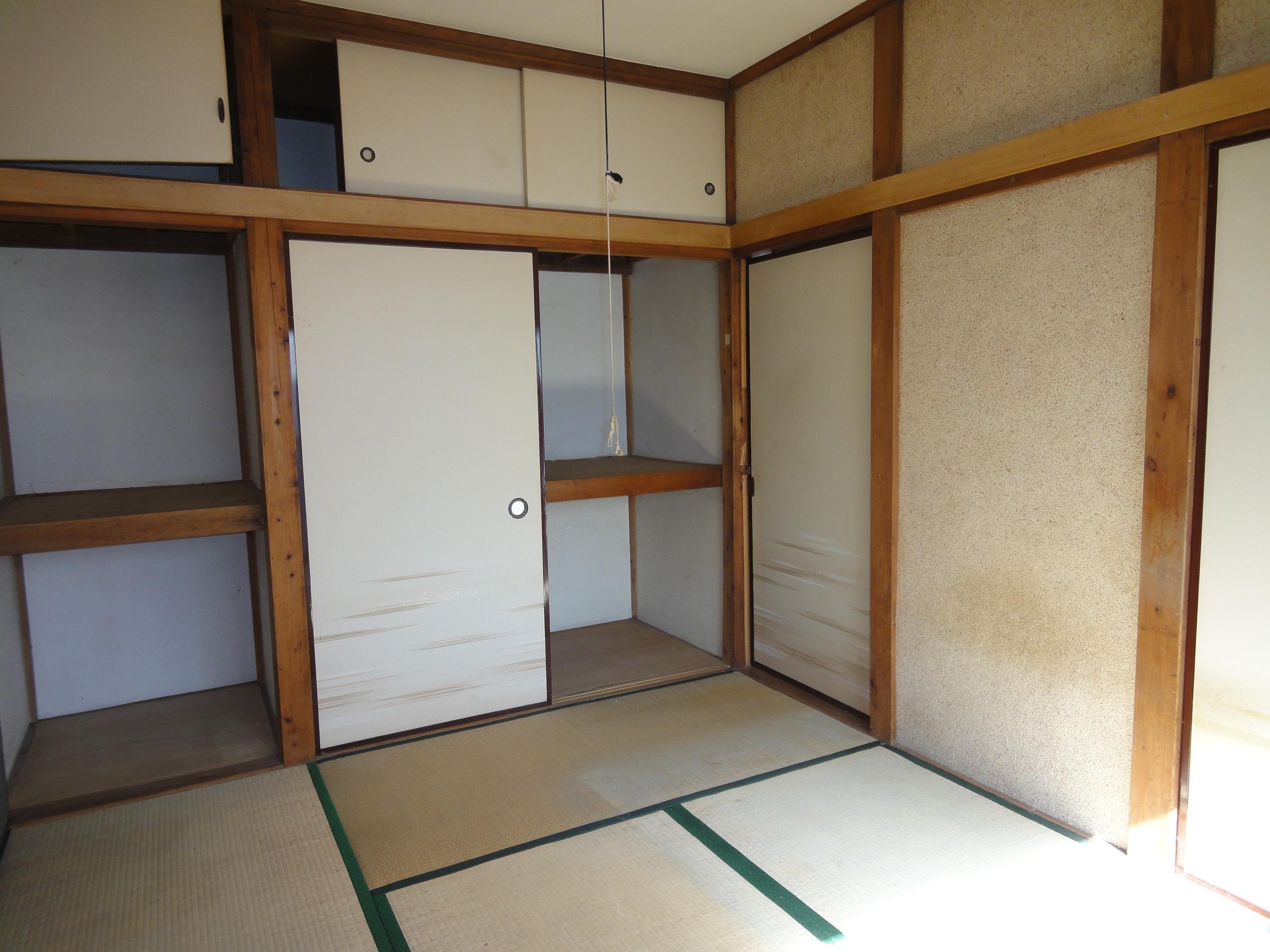 Living and room. Japanese-style room 6 quires