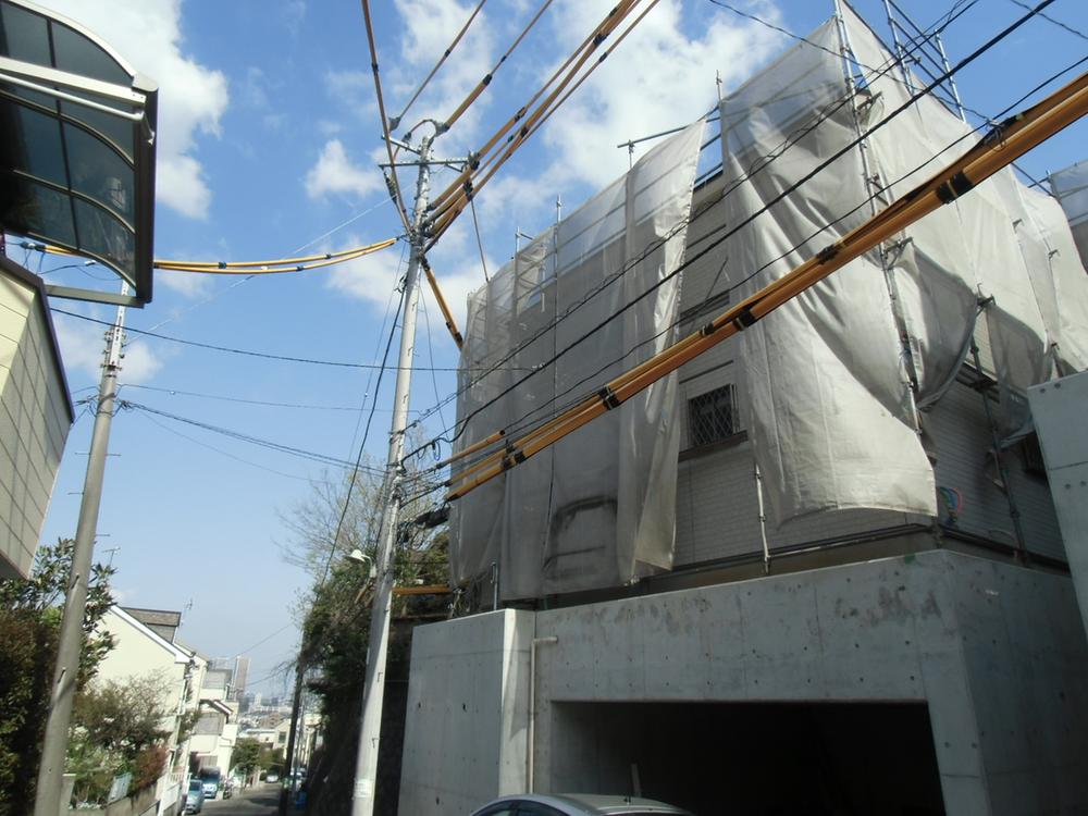 Local appearance photo. 1 Building will Thank 2 car garage space!