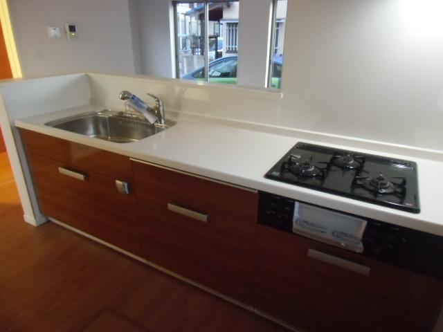 Kitchen. Indoor (12 May 2013) Shooting