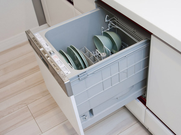 Kitchen.  [Dishwasher] Adopt a dishwasher with a sanitary and water-saving effect. To reduce the burden of housework.