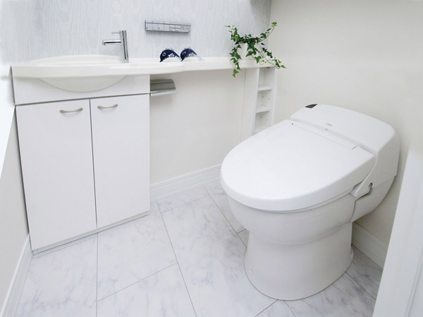 Bathing-wash room.  [Tankless shower toilet] Clean and show the space, Adopted excellent tankless type even in water-saving function (Beshia harmonium M). Also it has been made stain-resistant coating.
