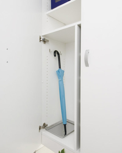 Receipt.  [Umbrella holder] To the entrance of the footwear put the, It has secured a space for a high stature, such as umbrella items can be efficiently stored.