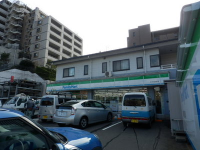 Convenience store. 560m to Family Mart (convenience store)