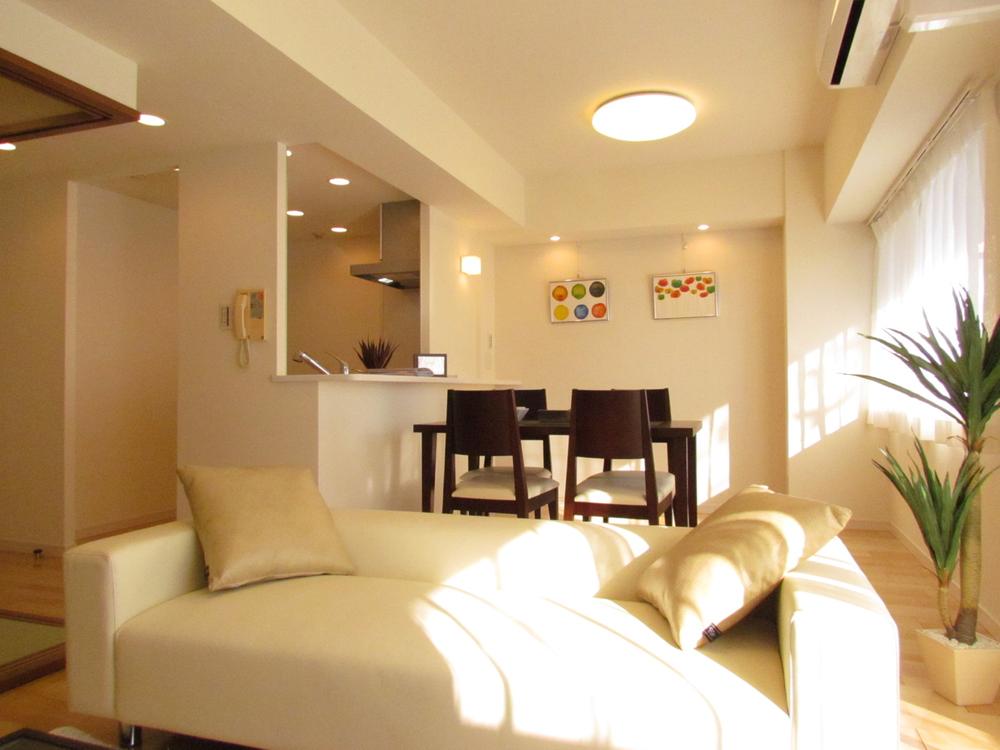 Living. LDK of light overflowing 15.2 Pledge! It is with furniture.