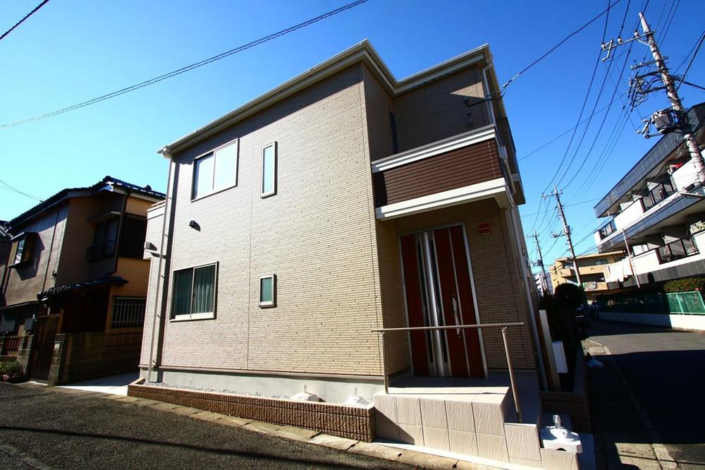 Local appearance photo. Local (12 May 2013) Shooting