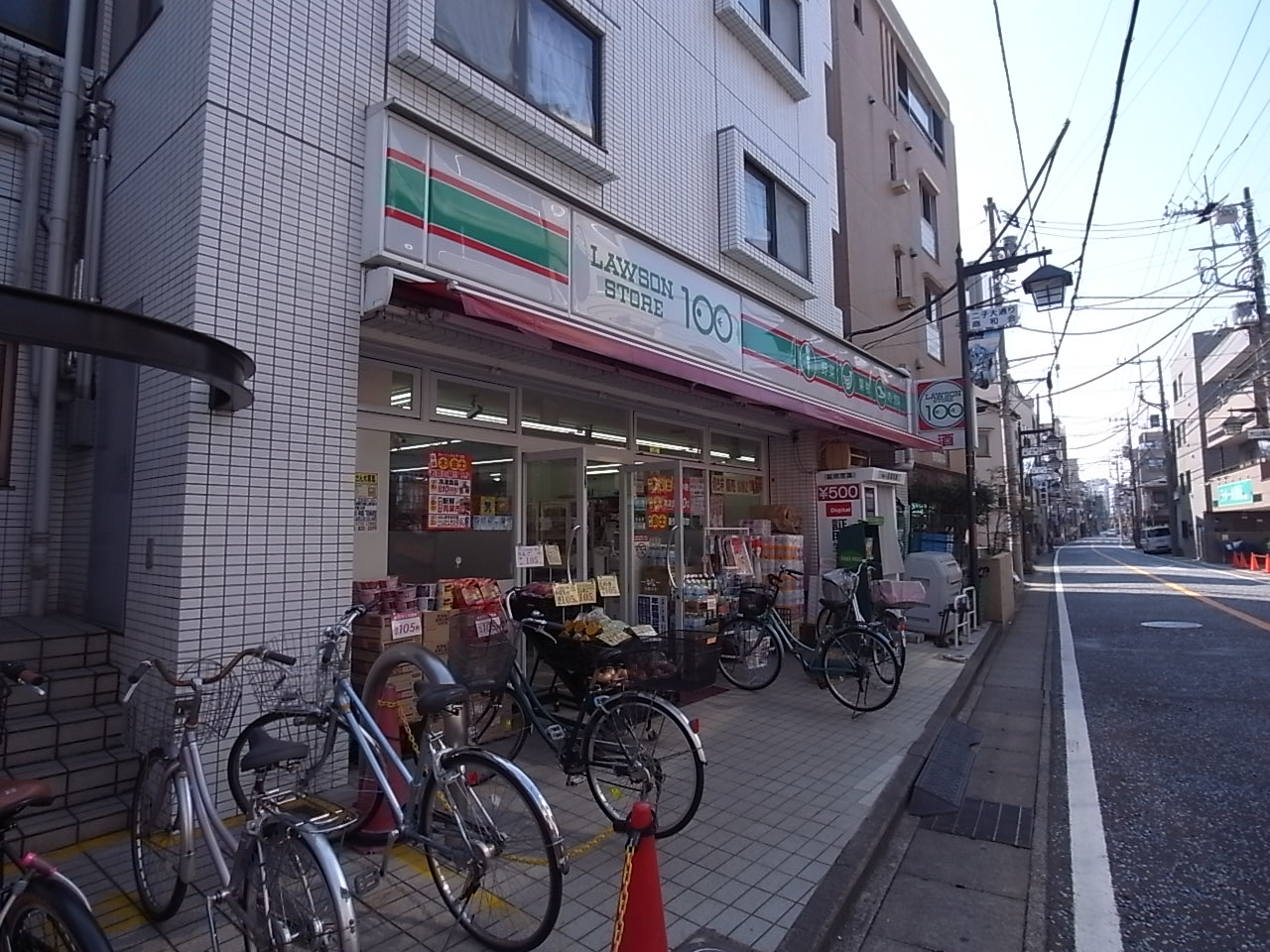 Convenience store. STORE100 Futakoshinchi store up (convenience store) 812m