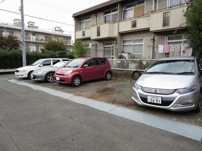 Parking lot. On-site parking (free is confirmation required)