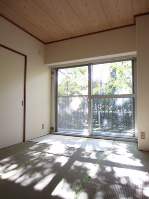 Living and room. Tatami of Omotegae already bright Japanese-style room ☆