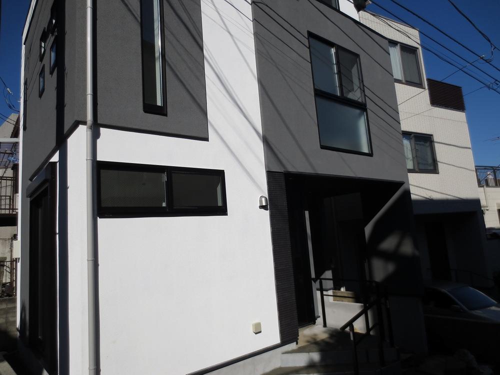 Local appearance photo. It is currently outside the structure under construction. It will be completed soon all