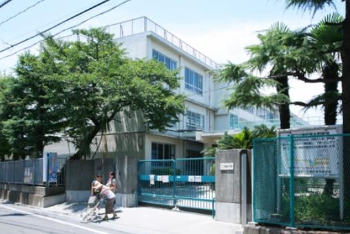 Primary school. Up to elementary school 1000m Shibokuchi elementary school (school to for temporary school building of the current GoTsuki)