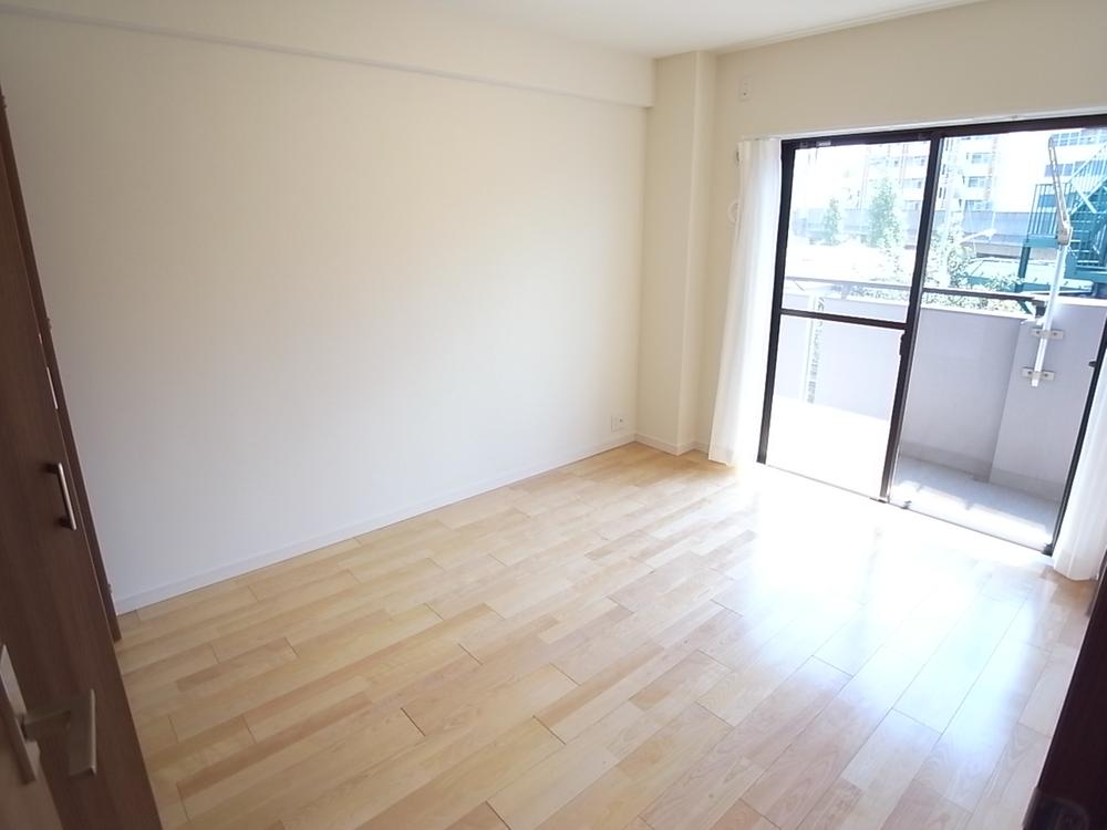 Non-living room. Indoor (September 2013) Shooting