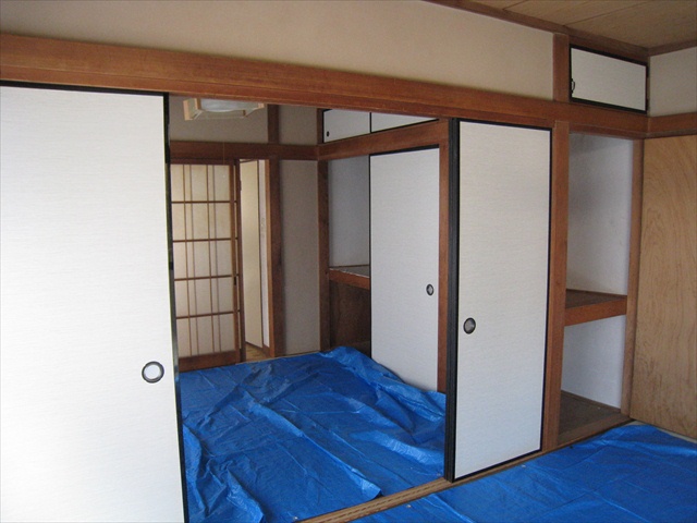 Living and room. Spacious available in tatami of Tsuzukiai