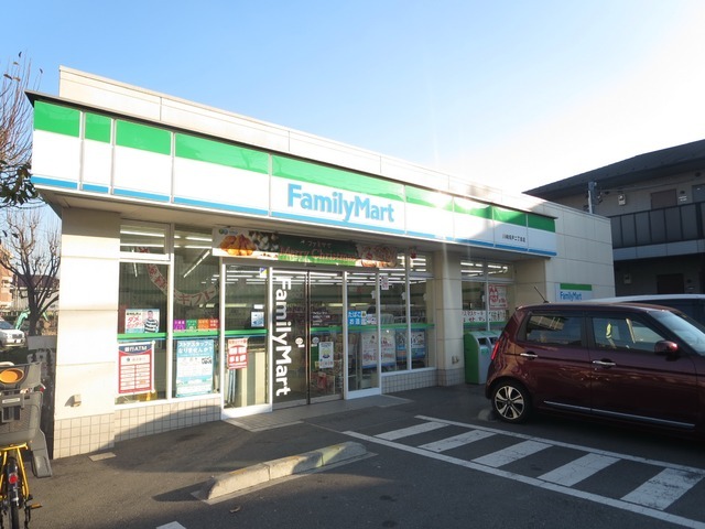 Convenience store. Family Mart (convenience store) to 350m