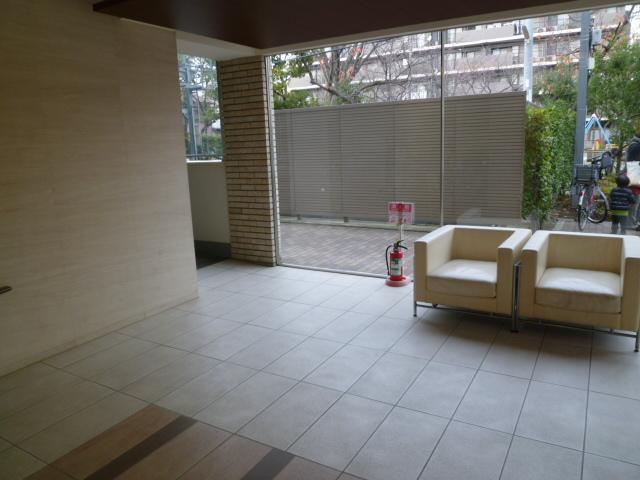 Entrance. Common areas