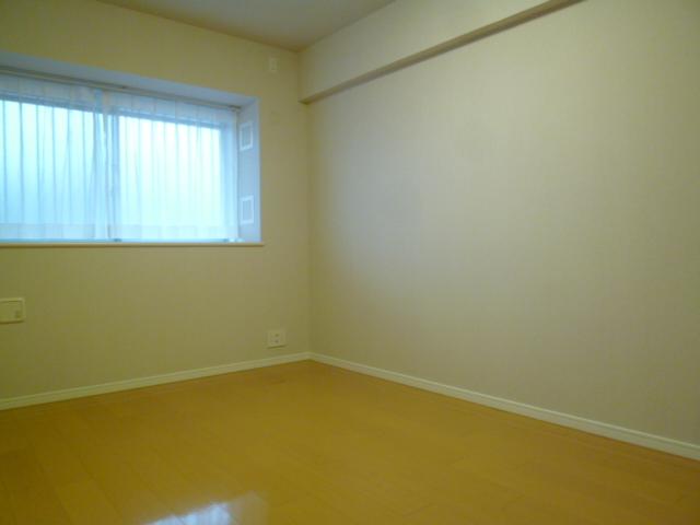 Non-living room. Indoor (12 May 2013) Shooting