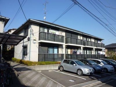 Building appearance. The building is not sunny on the balcony side ☆