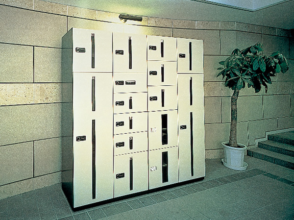 Common utility.  [Home delivery locker can receive a 24-hour luggage] It receives a home delivery material in the absence, Set up a store home delivery locker. Since the taken out at any time 24 hours, Slower is the peace of mind of course even during the trip of return home. (Same specifications)