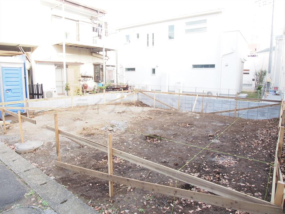 Local appearance photo. Local (12 May 2013) Shooting