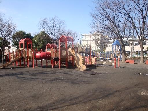 park. 692m to Tachibana Park
