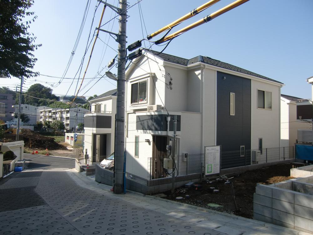 Sale already cityscape photo. ● the entire surface of the road is also widely, Effortlessly car out! Ali is.