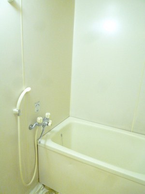 Bath. Since the bus toilet by Guests can indulge in a leisurely healing bath time. 