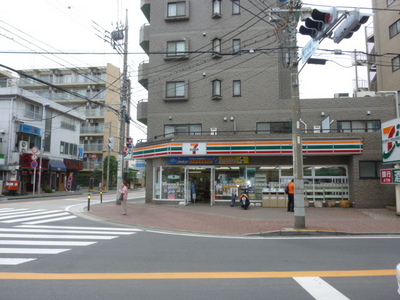 Convenience store. 430m to Seven-Eleven (convenience store)