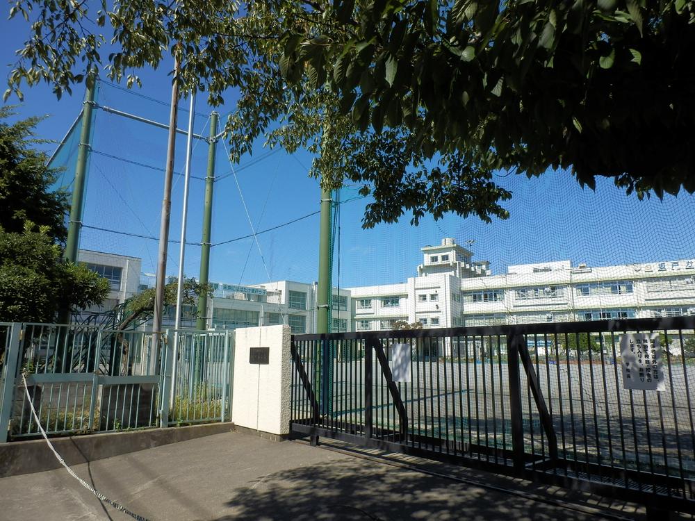 Primary school. Sakado until elementary school 200m