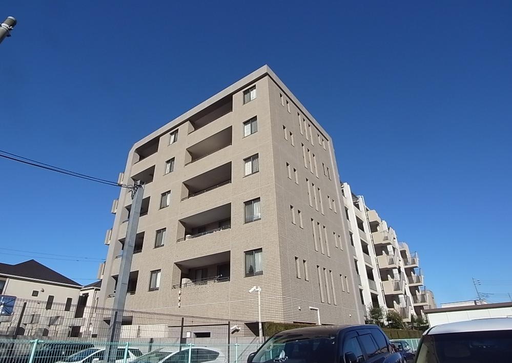 Local appearance photo. Local (12 May 2013) Shooting