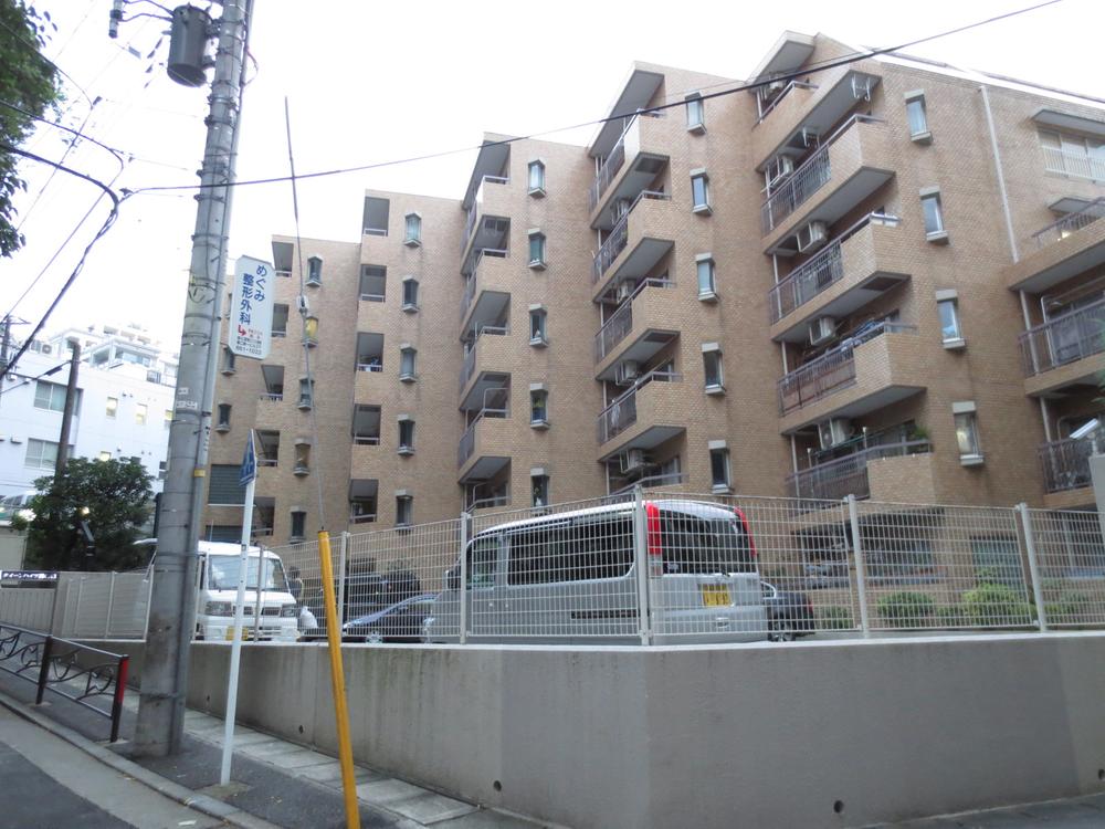 Local appearance photo. Local (10 May 2013) Shooting