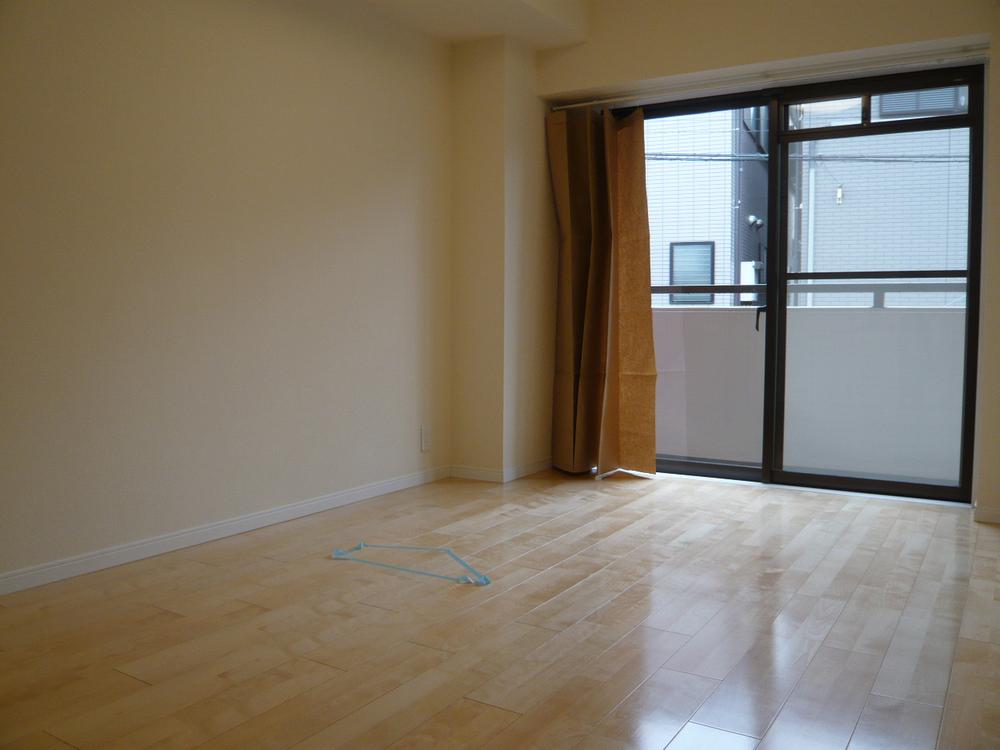 Non-living room. Indoor (June 2013) Shooting