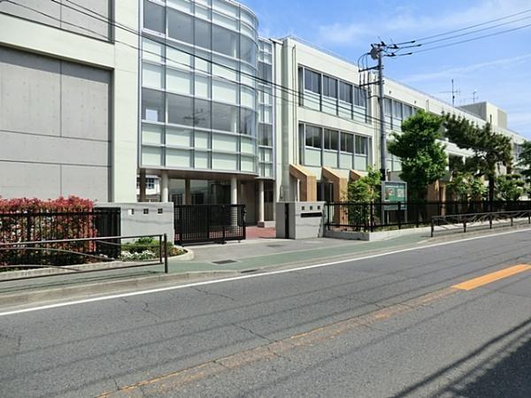 Junior high school. Tachibana 475m until junior high school