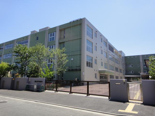 Primary school. Higashikozu until elementary school 400m