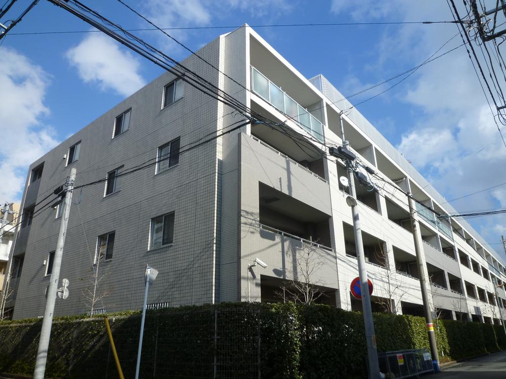 Local appearance photo. Local (12 May 2013) Shooting