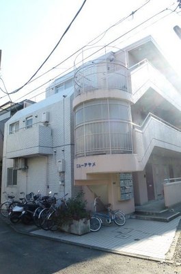 Building appearance. Reinforced concrete apartment!