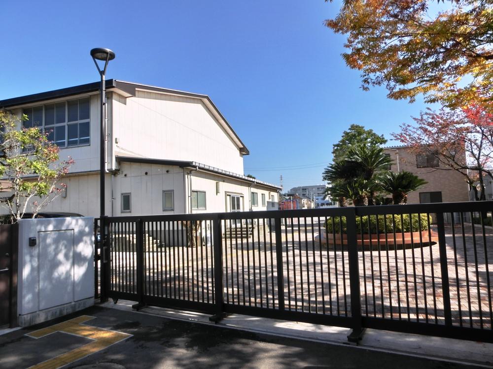 Primary school. 787m to the Kawasaki Municipal Kamisakunobe Elementary School