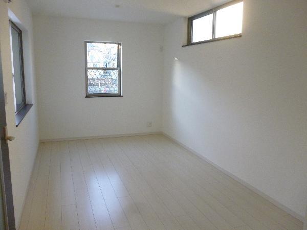 Living. Detached interior introspection Pictures - of living three-sided lighting LDK