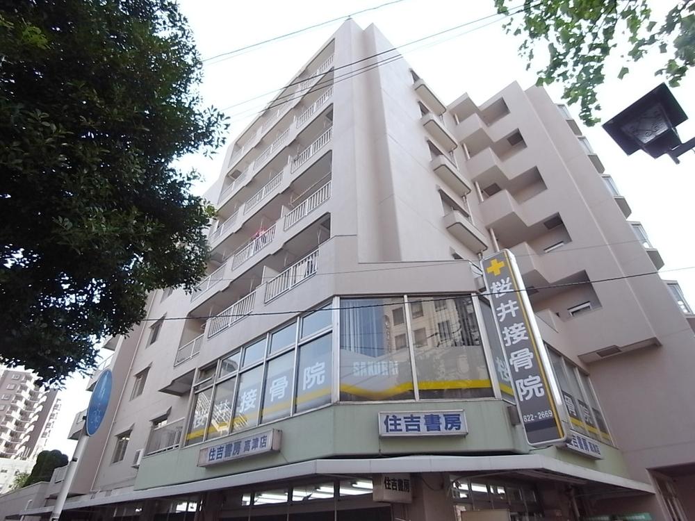 Local appearance photo. Local (12 May 2013) Shooting