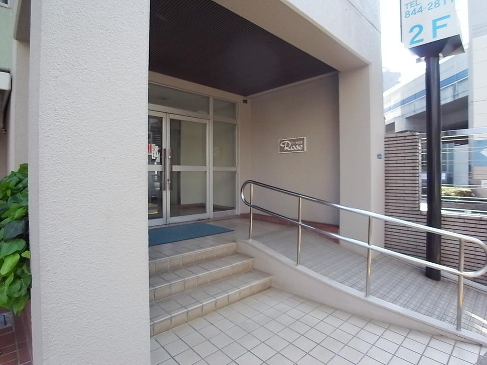 Entrance. Common areas