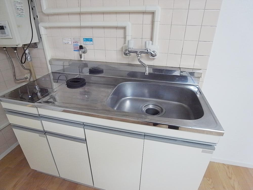 Kitchen. Indoor (12 May 2013) Shooting