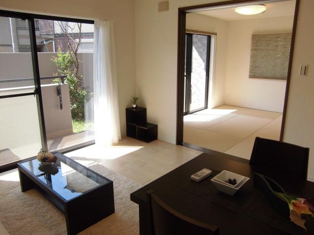 Living. Room (August 2013) Shooting