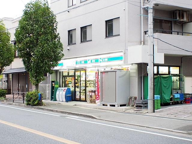 Convenience store. 15m to 100 yen Lawson