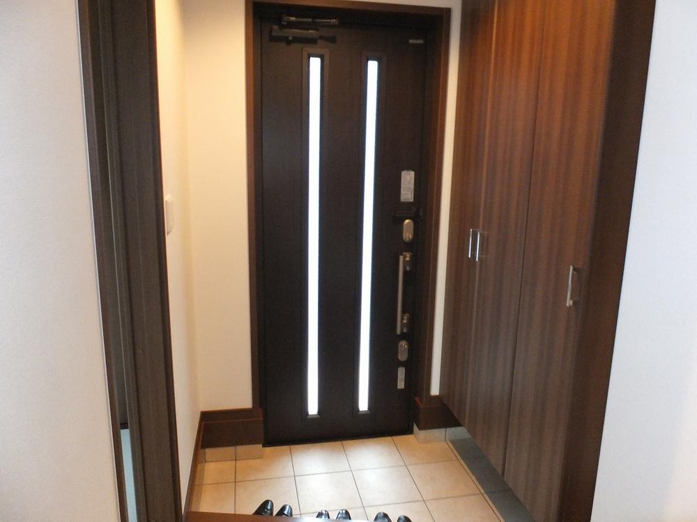 Entrance. Local (12 May 2013) Shooting