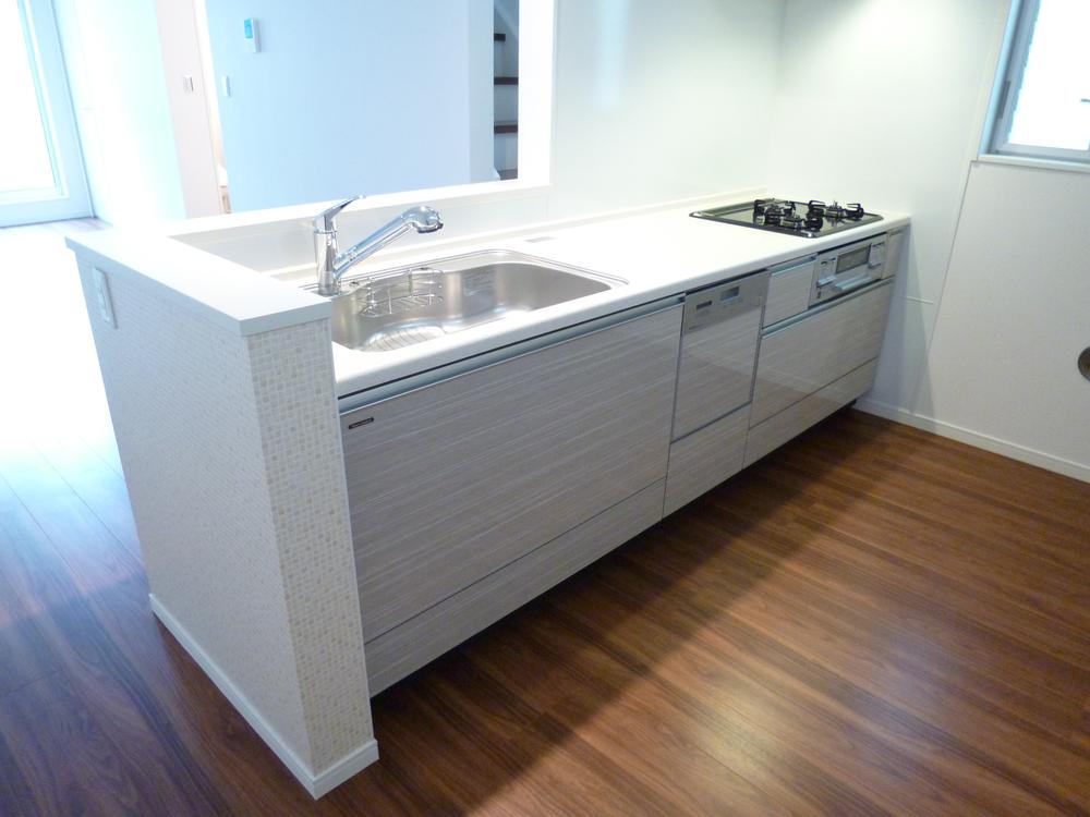 Kitchen. Indoor (September 2012) shooting