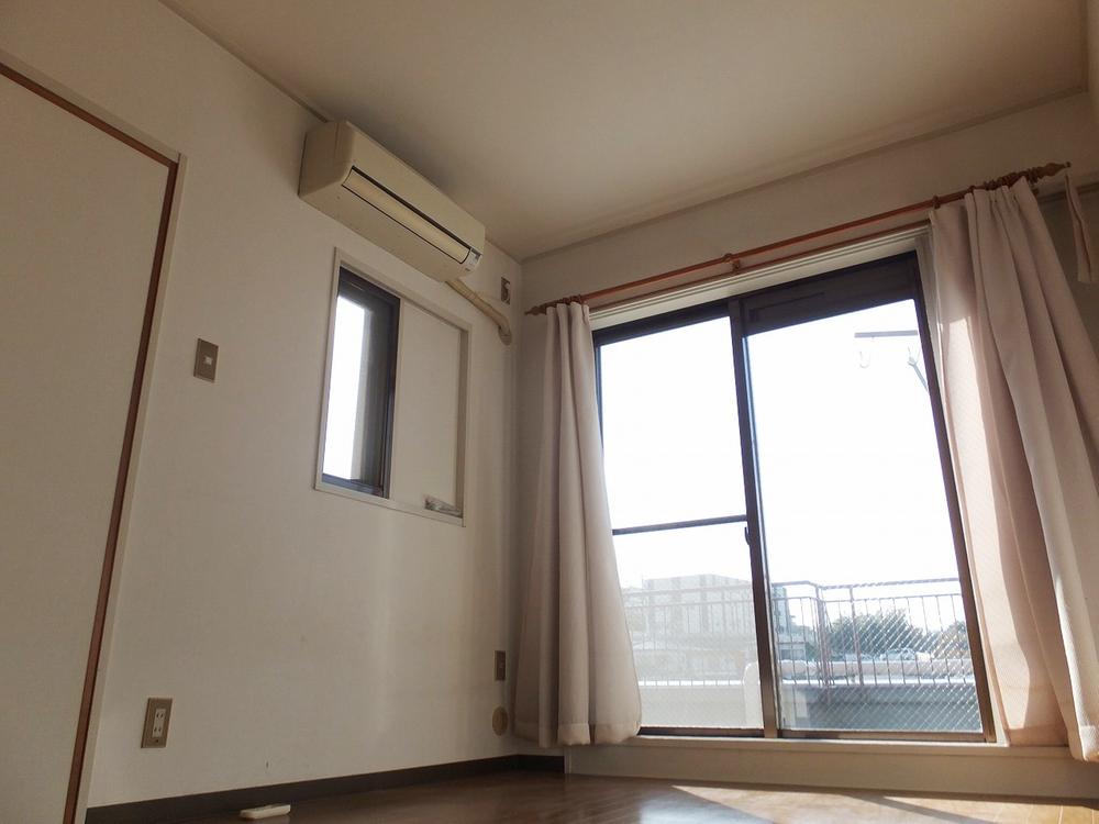 Non-living room. Balcony side Western-style About 6 Pledge