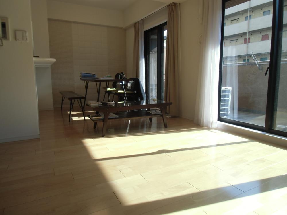 Living. Flooring re-covered already. Day is also a good LD